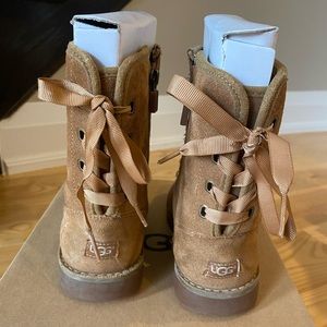 UGG size 1 brown lace boots GUC